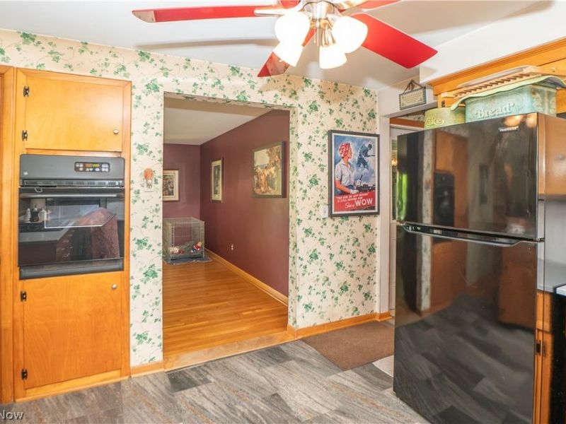 731 Bachtel Street SE, North Canton, OH 44720 Photo 12