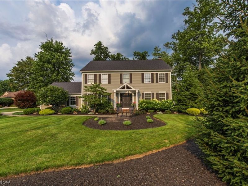300 Lakeview Circle, Aurora, OH 44202 Photo 3