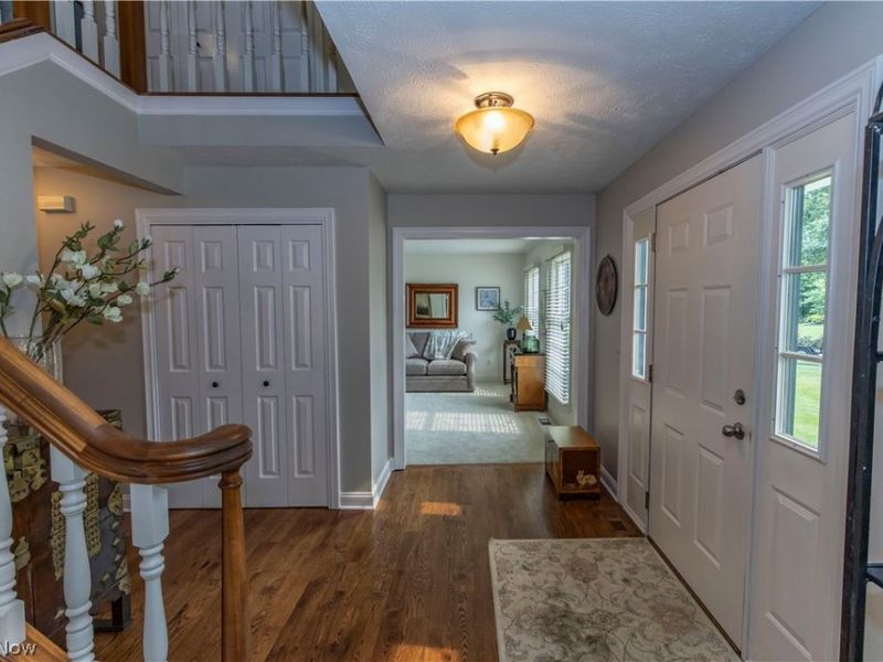 300 Lakeview Circle, Aurora, OH 44202 Photo 5