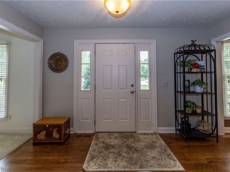 300 Lakeview Circle, Aurora, OH 44202 Photo 6