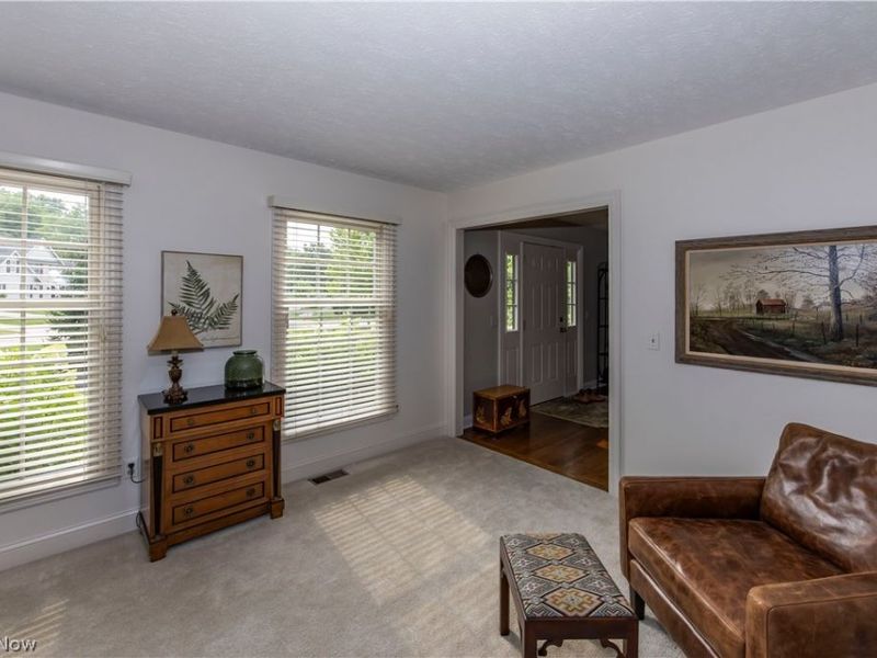 300 Lakeview Circle, Aurora, OH 44202 Photo 8