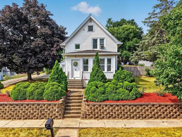 16 Legreid Street, Deerfield, WI 53531
