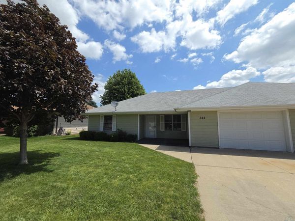 322 Lakeshore Dr., McCook Lake, SD 57049