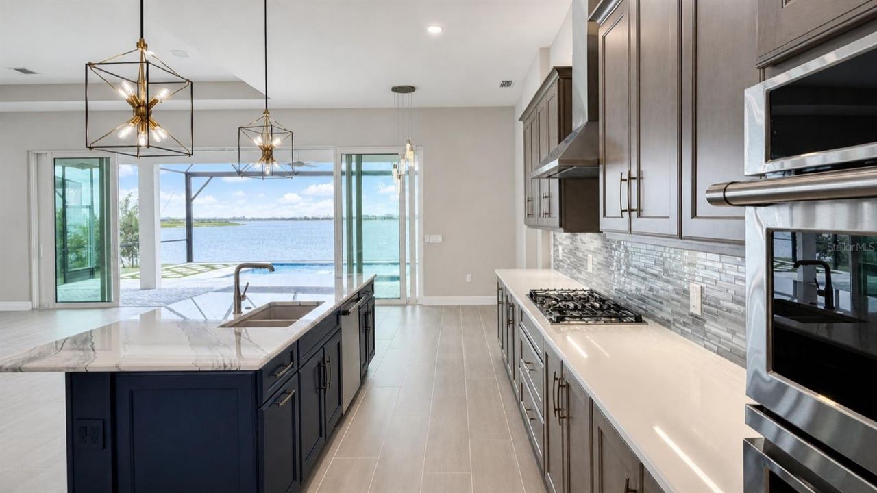 812 Blue Shell Loop, Sarasota, FL 34240 Photo