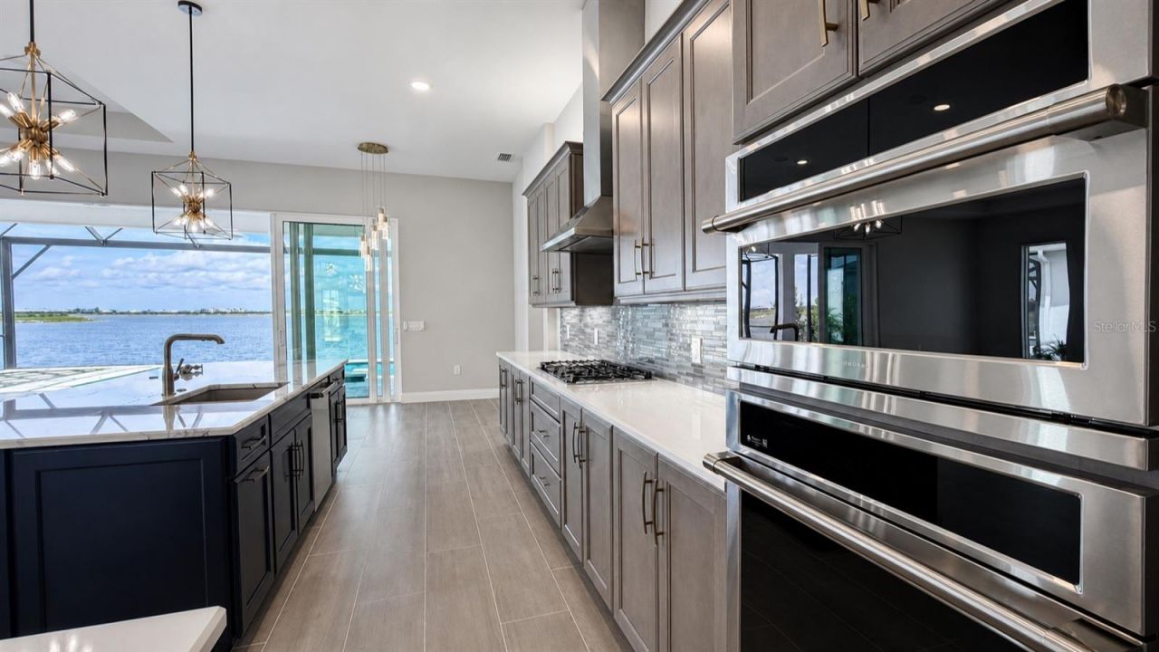 812 Blue Shell Loop, Sarasota, FL 34240 Photo