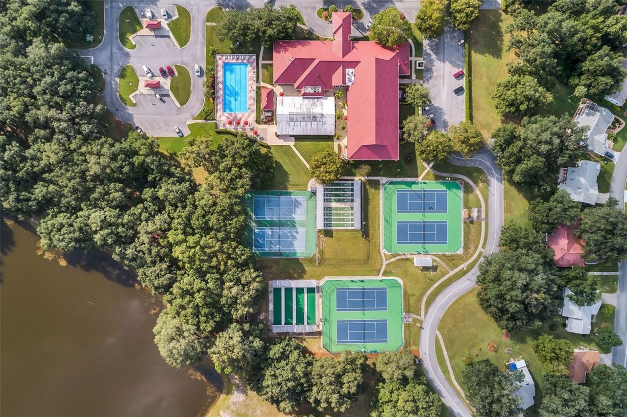 26740 Cash Court, Leesburg, FL 34748 Photo
