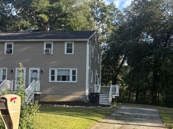 4 Lorraine Avenue, Pelham, NH 03076