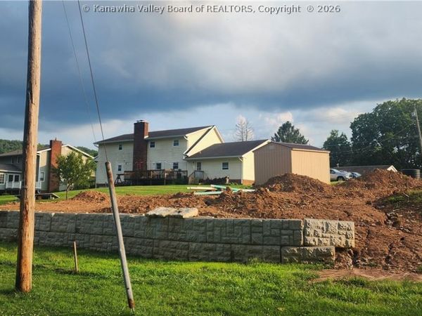 123 Sunnybrook Drive, Hurricane, WV 25526