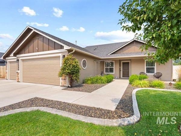 1098 Homestead Dr, Emmett, ID 83617