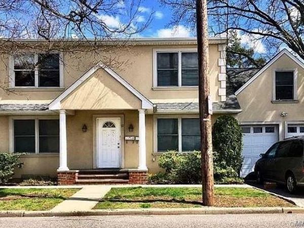 20 Carle Road, Unit 1, Westbury, NY 11590