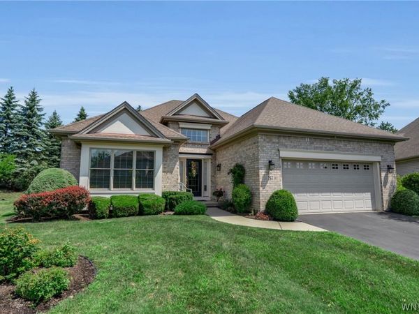 267 Lord Byron Lane , Buffalo, NY 14221