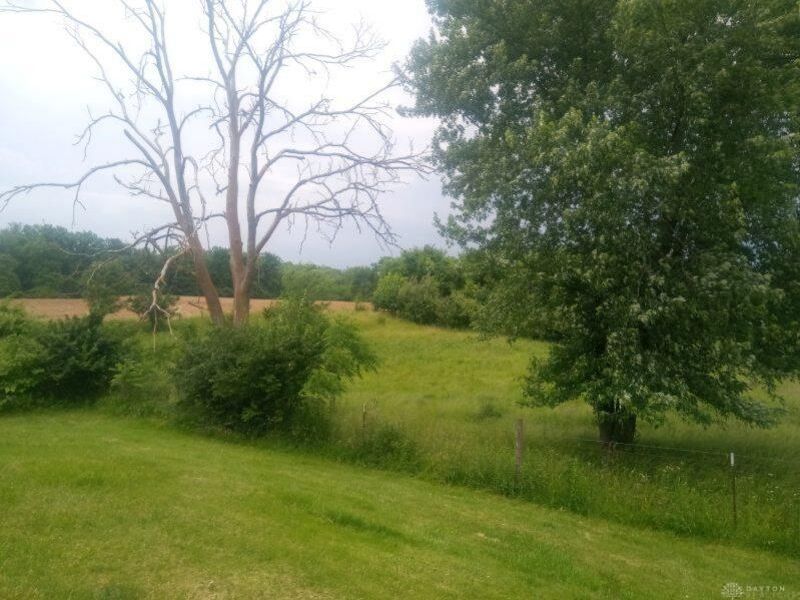 1643 Somers Gratis Road, Camden, OH 45311 Photo 11