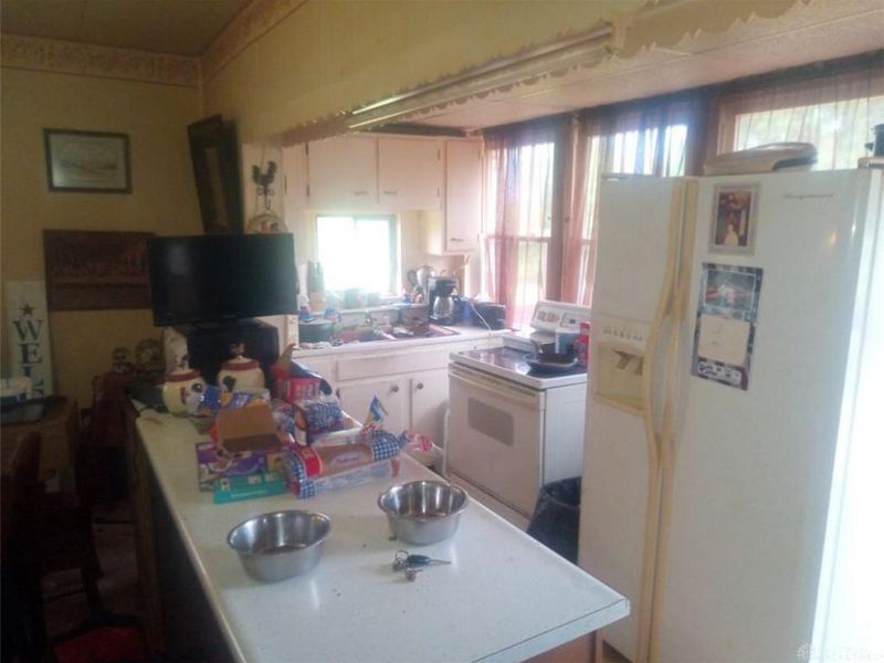 1643 Somers Gratis Road, Camden, OH 45311 Photo 9