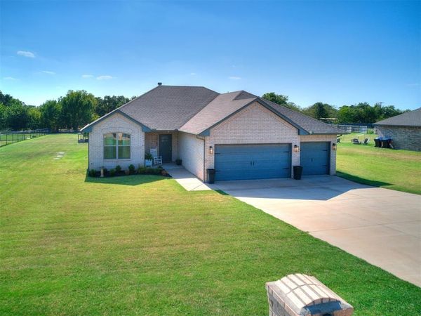 10740 Marion Dr , Edmond, OK 73034