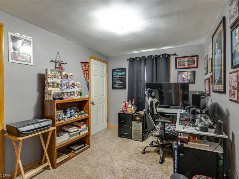 1425 Colonial Boulevard NE, Canton, OH 44714 Photo 11