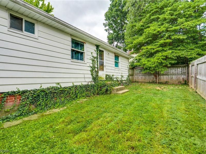 1425 Colonial Boulevard NE, Canton, OH 44714 Photo 13
