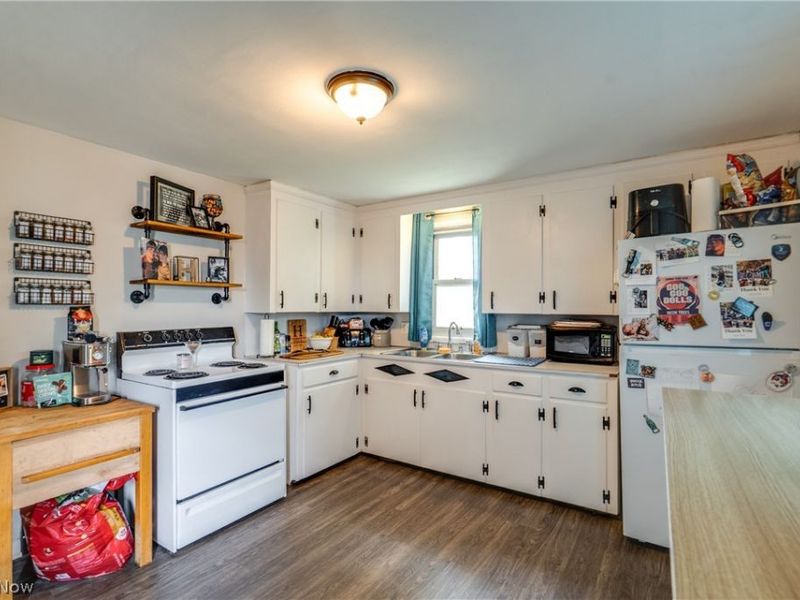 1425 Colonial Boulevard NE, Canton, OH 44714 Photo 6