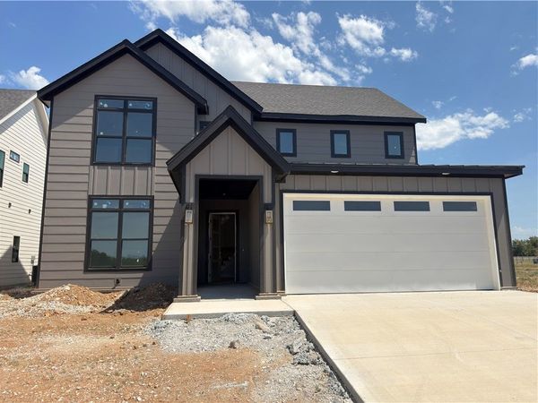 6017 S 41st Street, Rogers, AR 72758