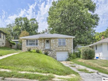 4140 N 65th Street, Omaha, NE 68104