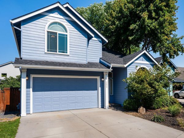 3022 NE Quiet Canyon Drive, Bend, OR 97701
