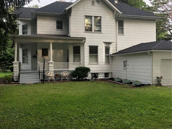 215 E Olive Street, Staunton, IL 62088