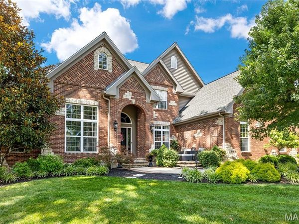 11727 Fawnridge Drive, Des Peres, MO 63131