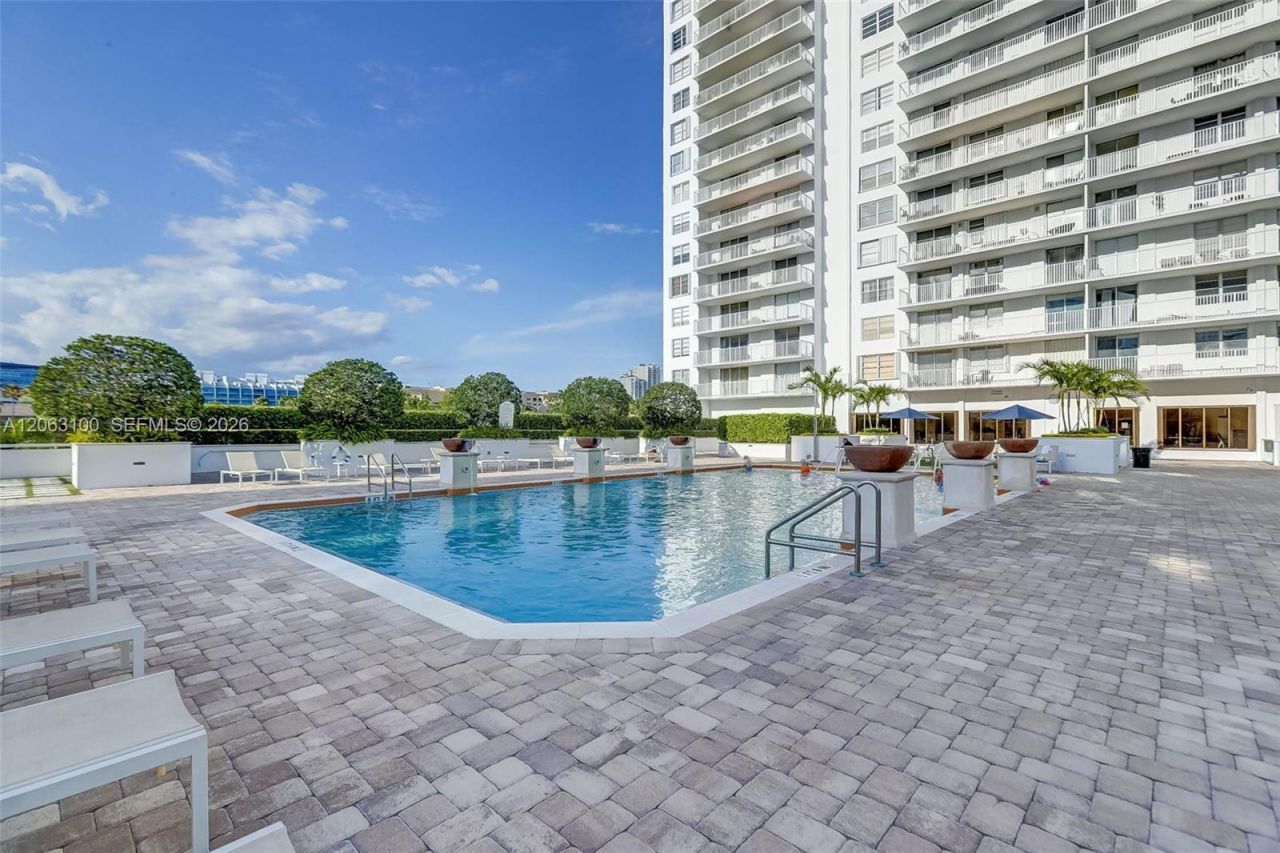 2851 NE 183rd St , Unit 605E, Aventura, FL 33160 Photo