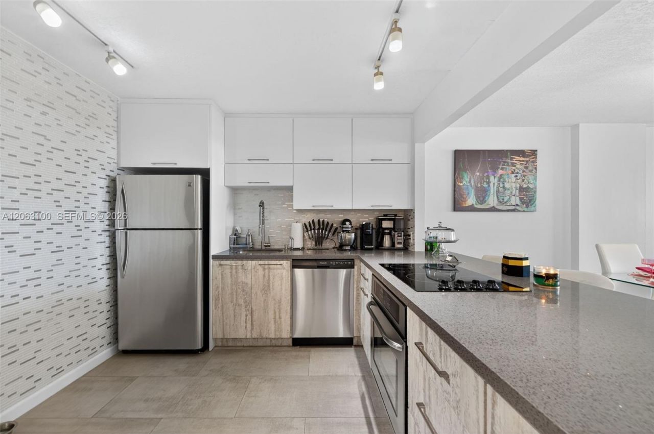 2851 NE 183rd St , Unit 605E, Aventura, FL 33160 Photo