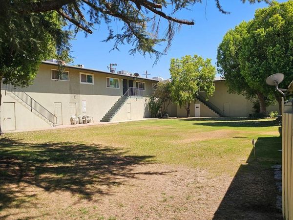 1124 Oleander Avenue, Bakersfield, CA 93304