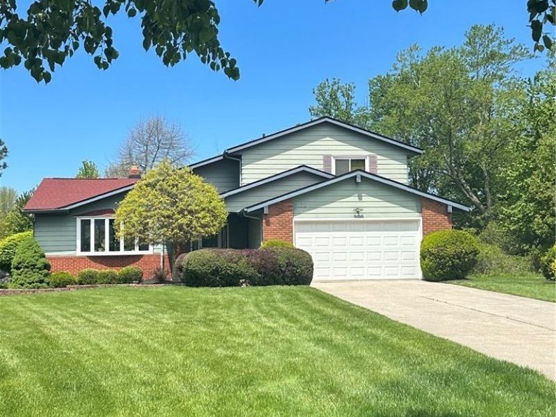 4781 N Hillary Oval, Richmond Heights, OH 44143 Photo 1