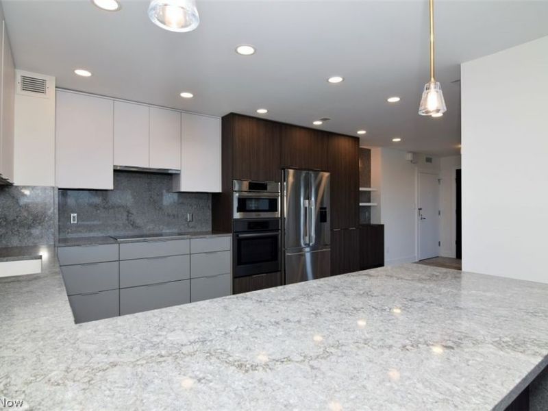1 Bratenahl Place, Unit 1207, Bratenahl, OH 44108 Photo 13