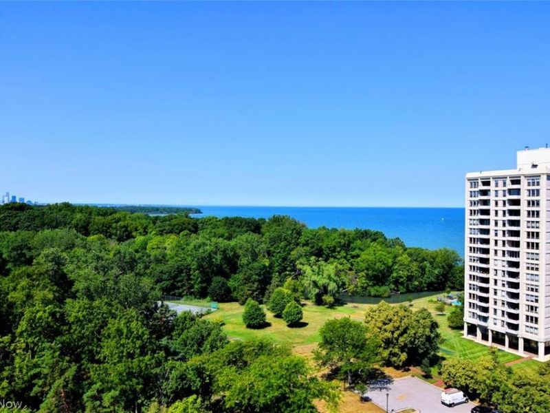 1 Bratenahl Place, Unit 1207, Bratenahl, OH 44108 Photo 19