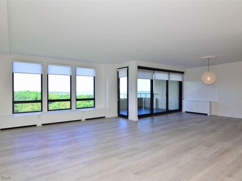 1 Bratenahl Place, Unit 1207, Bratenahl, OH 44108 Photo 6