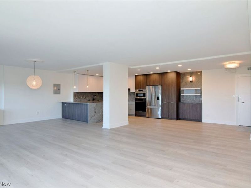 1 Bratenahl Place, Unit 1207, Bratenahl, OH 44108 Photo 8