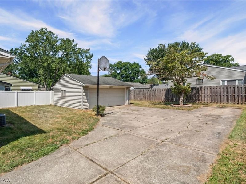 23080 Mildred Avenue, North Olmsted, OH 44070 Photo 31