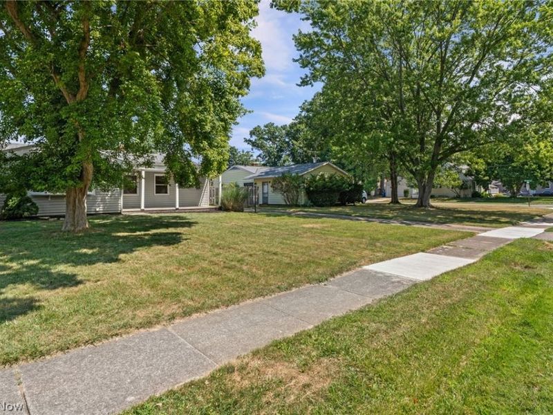 23080 Mildred Avenue, North Olmsted, OH 44070 Photo 4