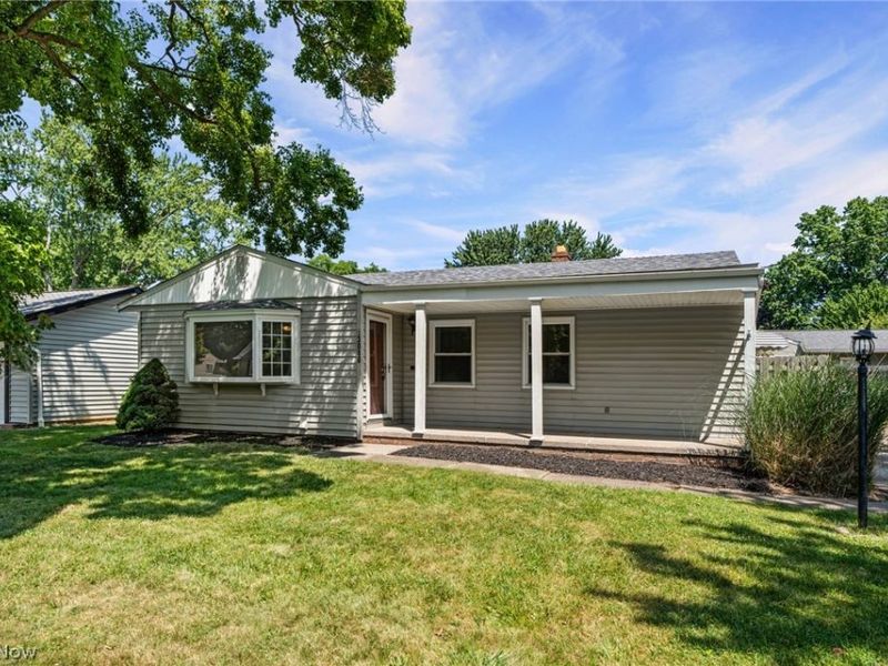 23080 Mildred Avenue, North Olmsted, OH 44070 Photo 5