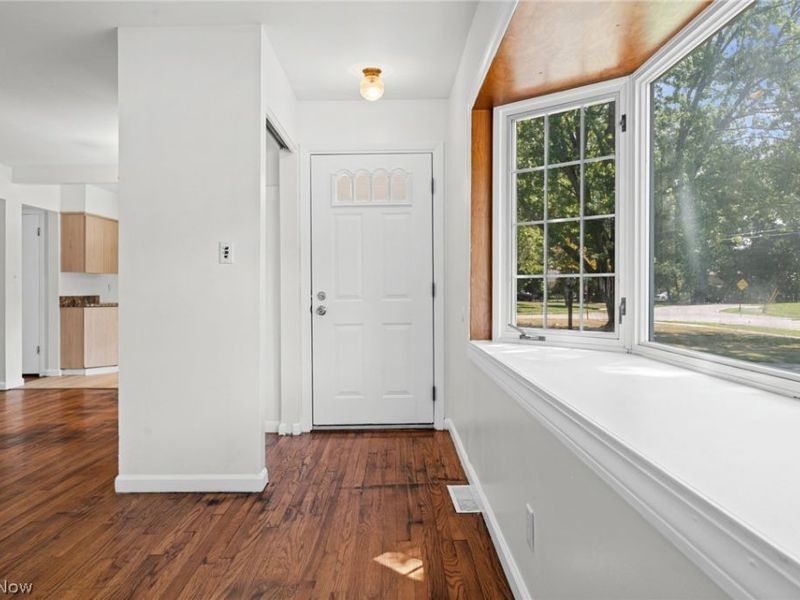 23080 Mildred Avenue, North Olmsted, OH 44070 Photo 6