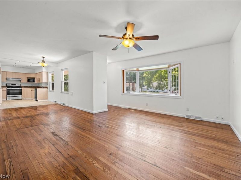 23080 Mildred Avenue, North Olmsted, OH 44070 Photo 8