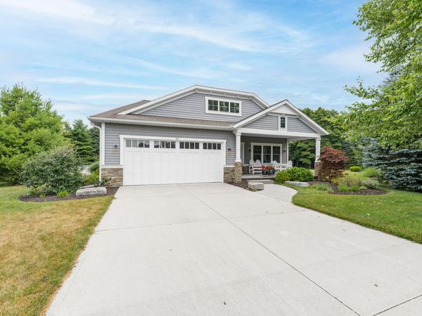 341 Parkside Lane, Douglas, MI 49406