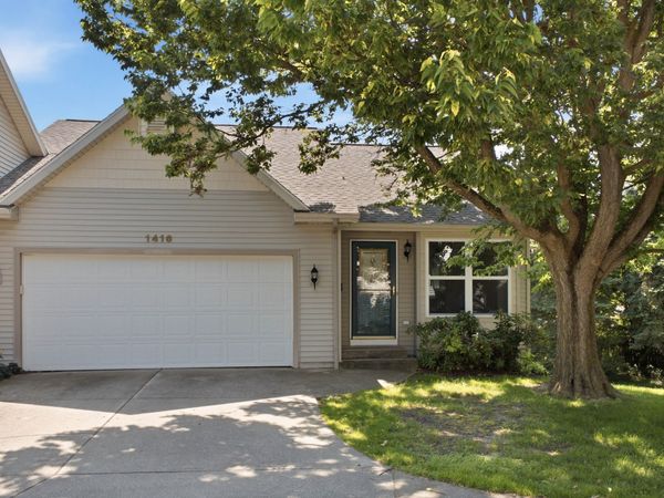 1614 Woodlawn Cmns, Grand Haven, MI 49417