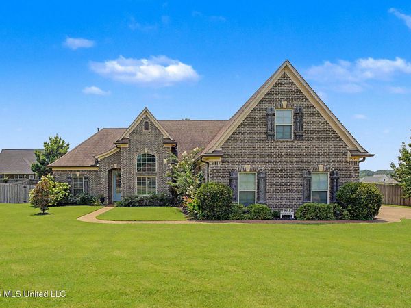 1727 Marcia Louise Drive, Southaven, MS 38672