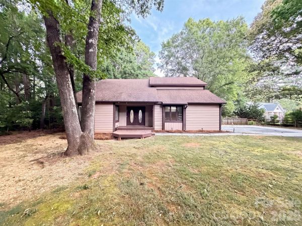608 Amanda Drive , Matthews, NC 28104