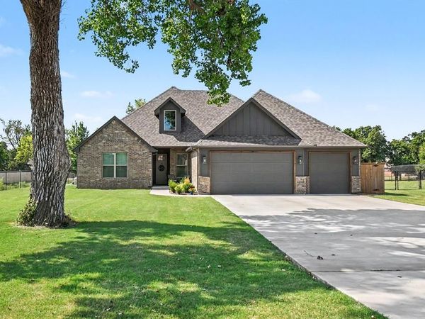 180 Meadow Lark Lane, Blanchard, OK 73010