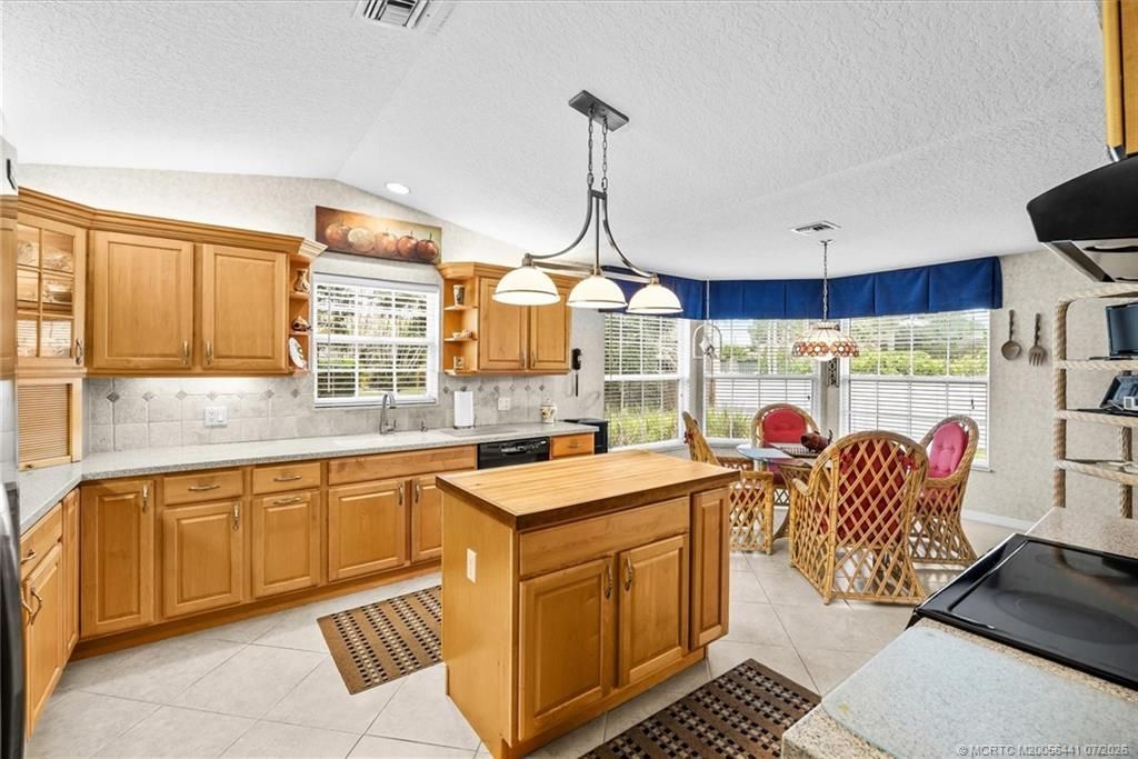 2375 NW Cove View, Jensen Beach, FL 34994 Photo