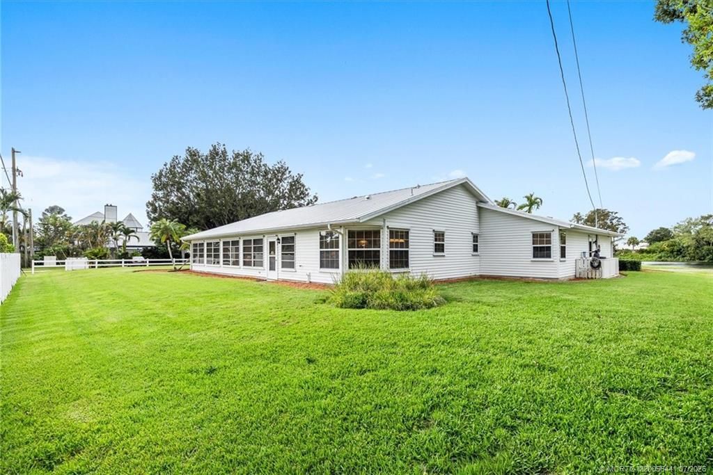 2375 NW Cove View, Jensen Beach, FL 34994 Photo