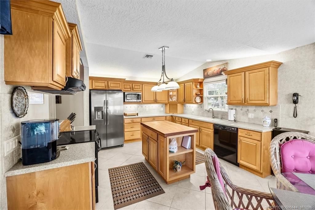 2375 NW Cove View, Jensen Beach, FL 34994 Photo