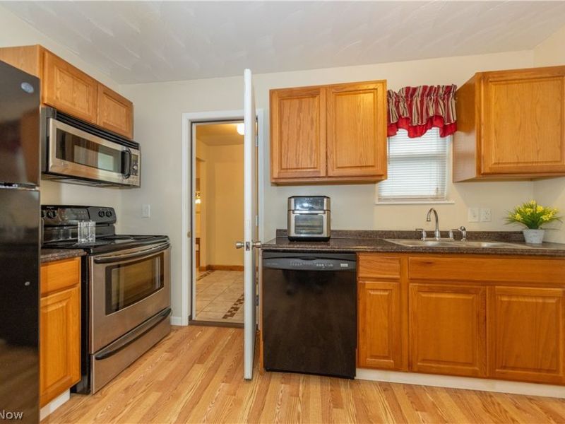 24656 Chardon Road, Richmond Heights, OH 44143 Photo 14
