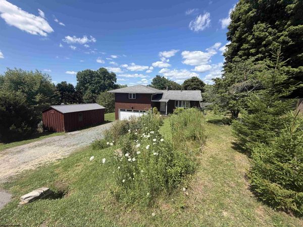 11 Plantation Drive, Morgantown, WV 26508