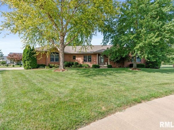 2405 Rosewell Point, Springfield, IL 62711